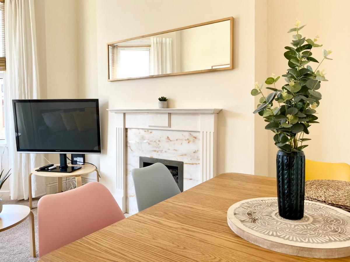 8 Margaret Road, Whitley Bay Daire Dış mekan fotoğraf
